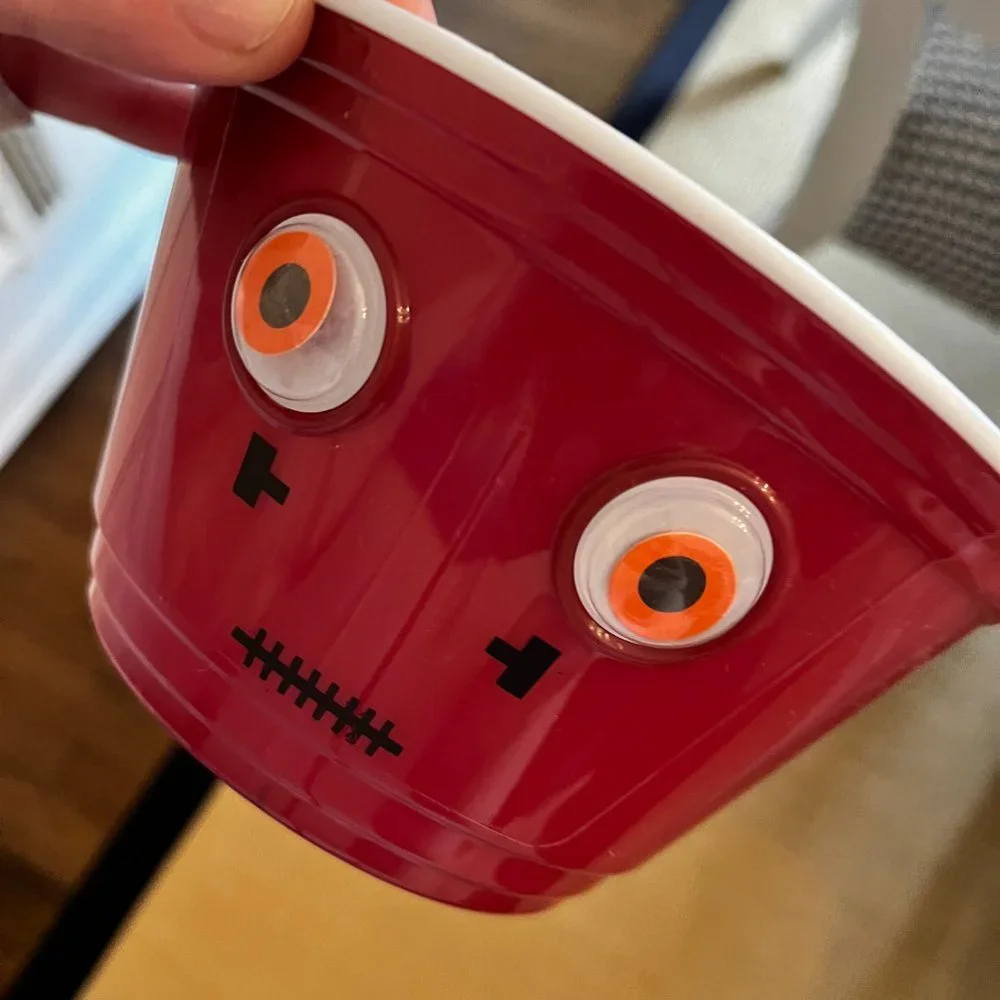 Plastic Google-Eyed Snack Bowls‎ - Set of 4 (new)
